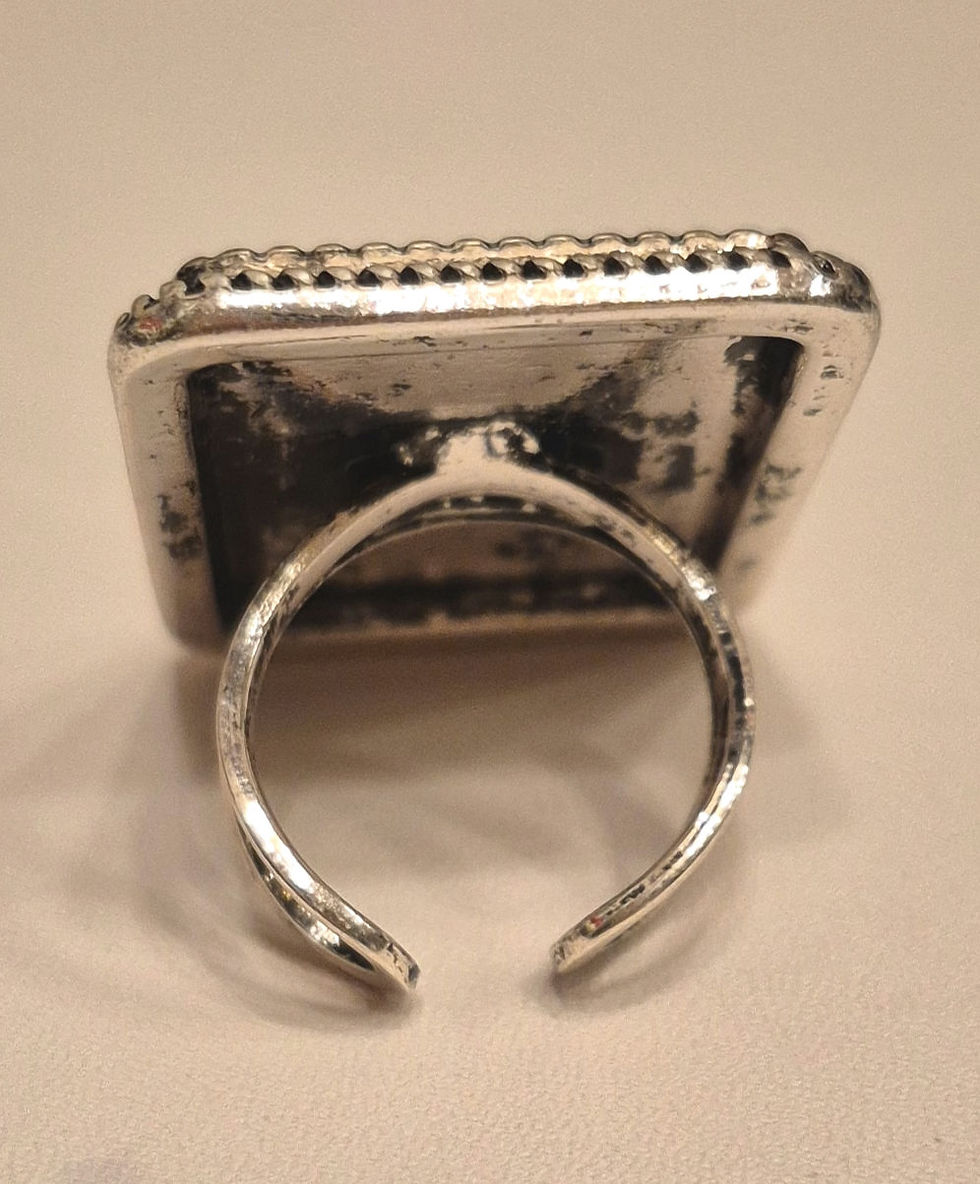 Thumbnail: Western Vintage Heart Queen Card Cuff Ring