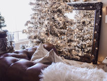 7 Tips for Decorating a Flocked Tree