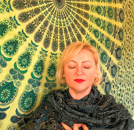 Maud PINGARD praticienne en méditation Sésamup_edited.jpg