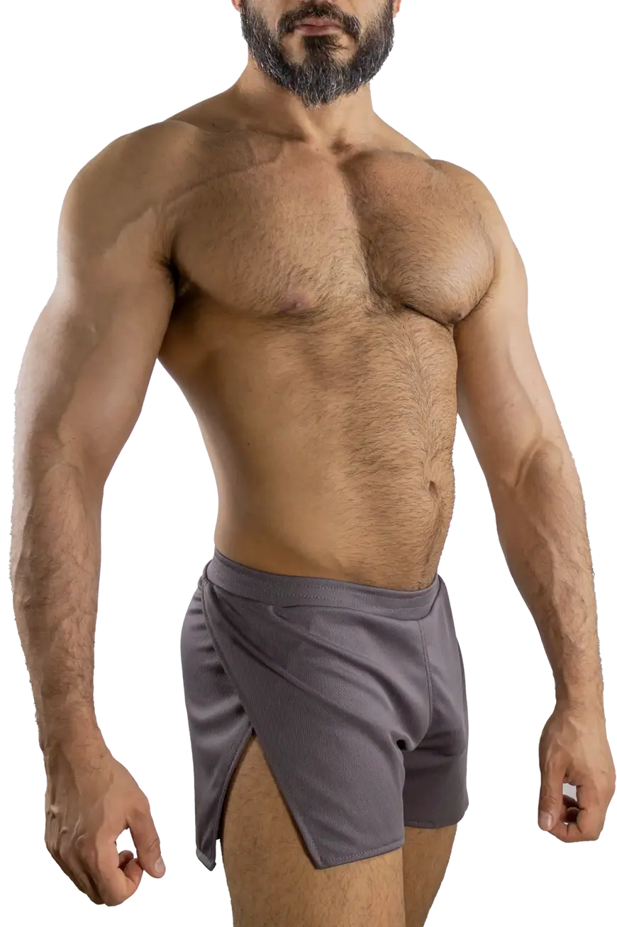 Pose lateral de Short abierto gris