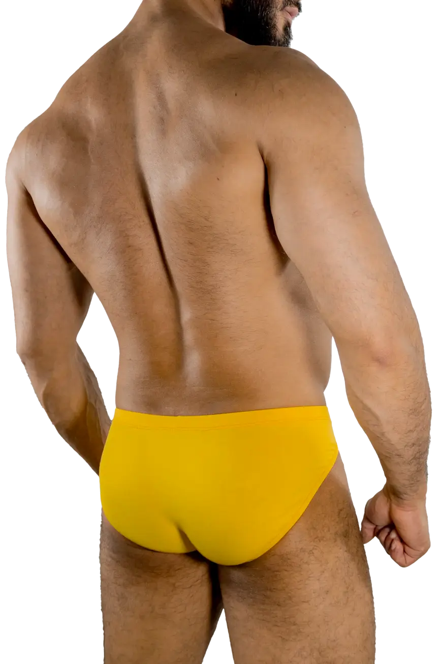 Pose  espalda de Slip Fundoshi amarillo