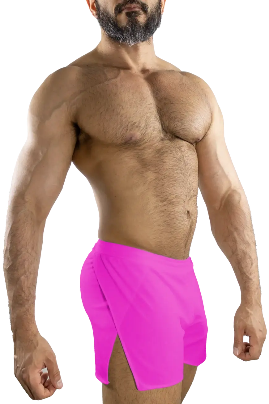 Pose lateral de Short abierto rosa