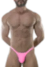 Pose frente  de Tanga de Lycra rosa