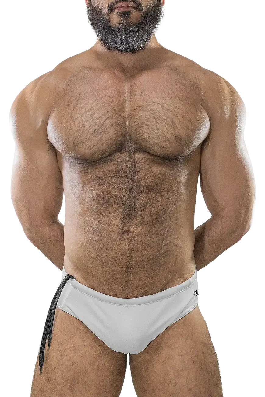 Pose frente de Sunga Brasileira blanco