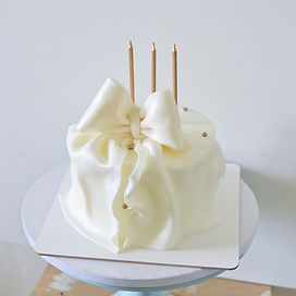 Dortík elegantní s velkou mašlí