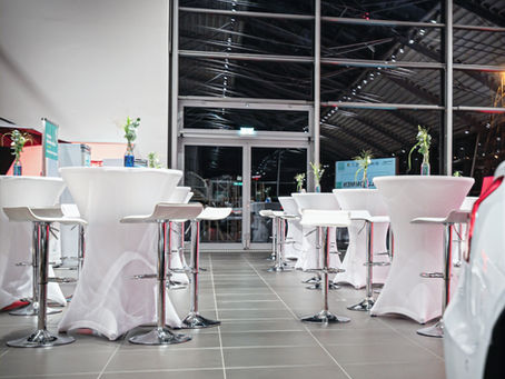 🪑 Stehtische mieten bei TOP RENT – Stilvolle Mietmöbel für Events, Messen & Hochzeiten