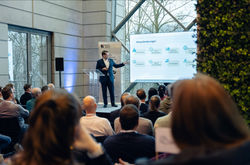 Messe Präsentation mit Bildschirm