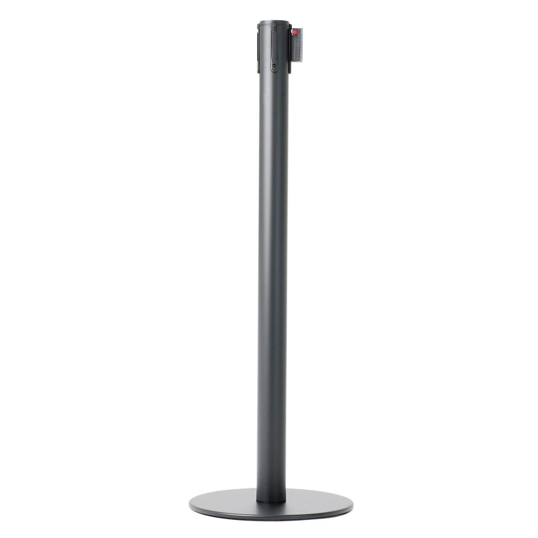 Poste separador con una cinta retráctil y base plana