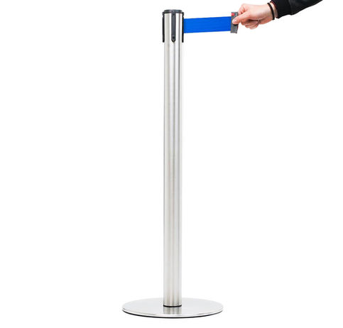 Colonnina segnapercorso con nastro estraibile