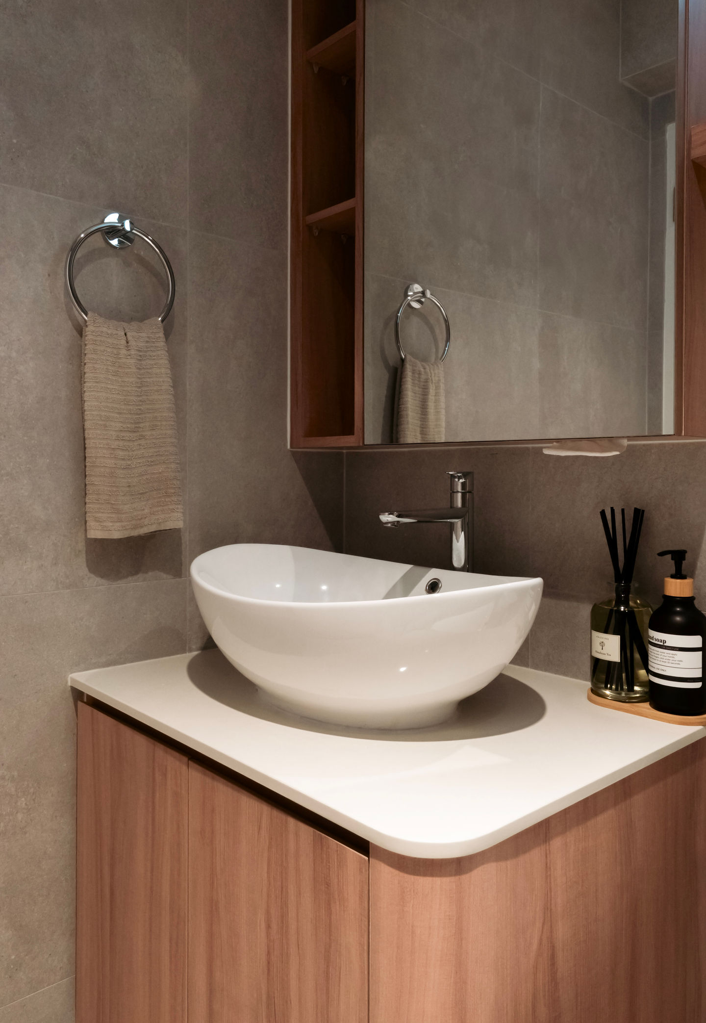 A minimalist and sleek bathroom vanity