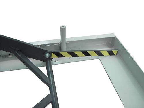 Thumbnail: Scissor Lift platform gravity rollers assembly line production line