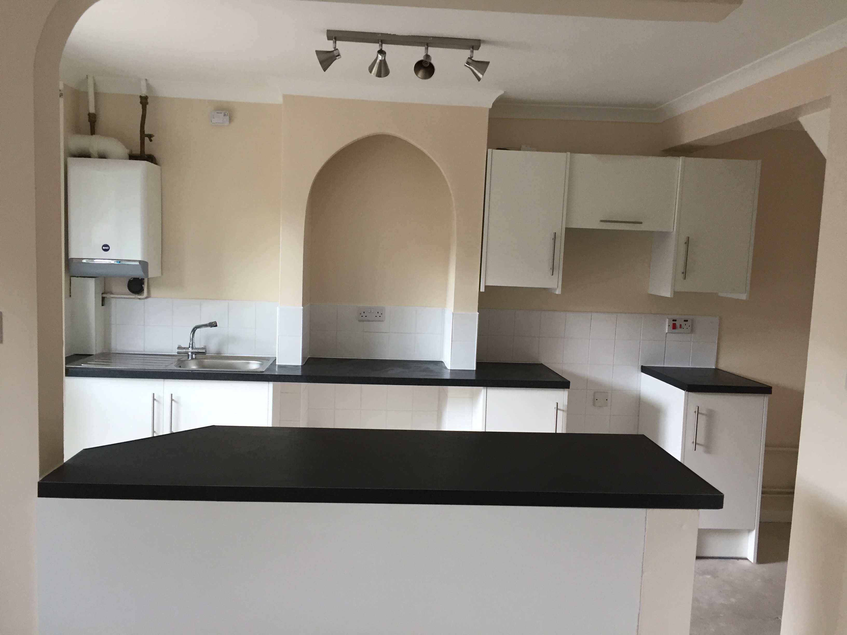 Fitted kitchen & Tiling