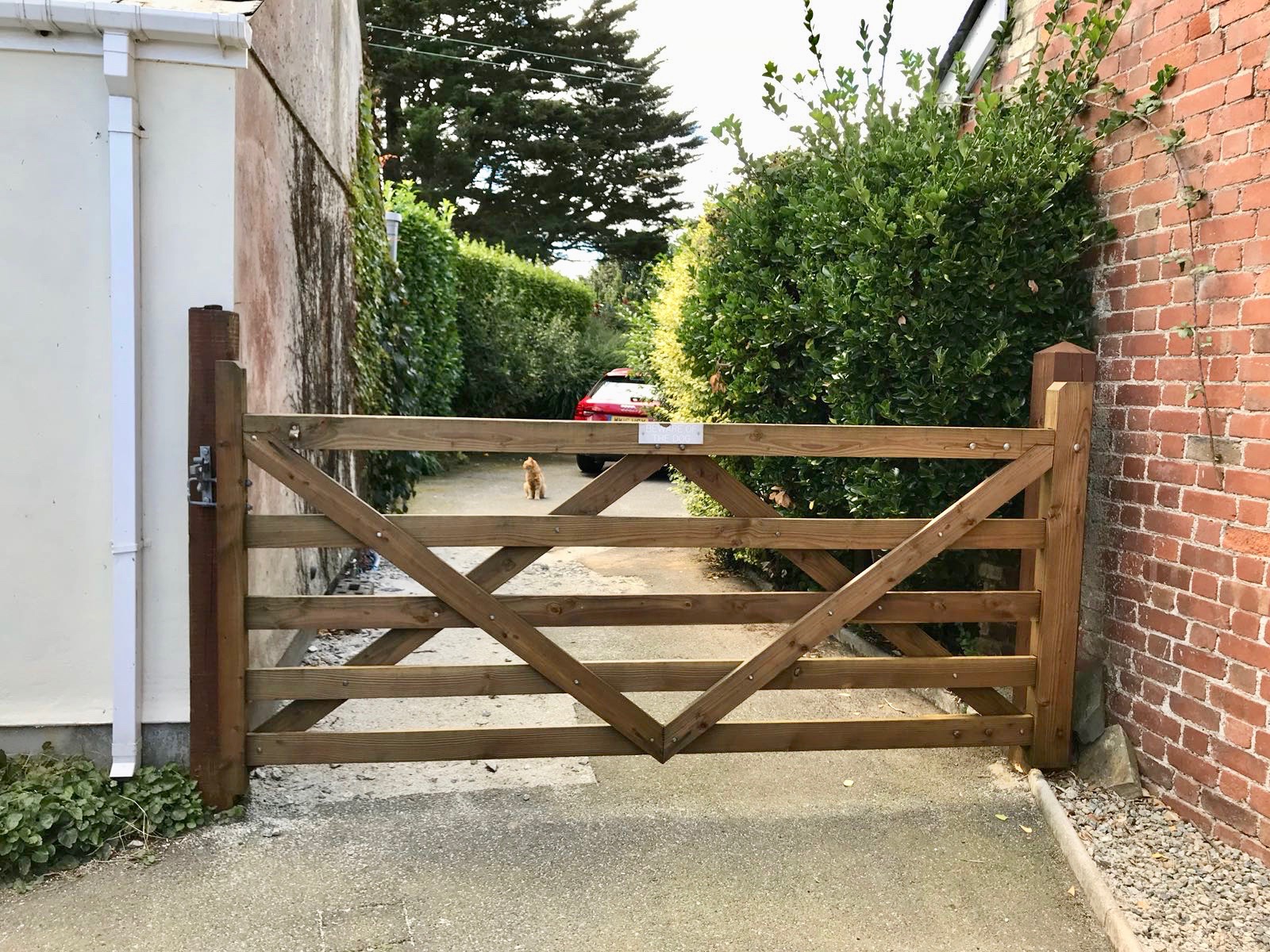 Painting gate