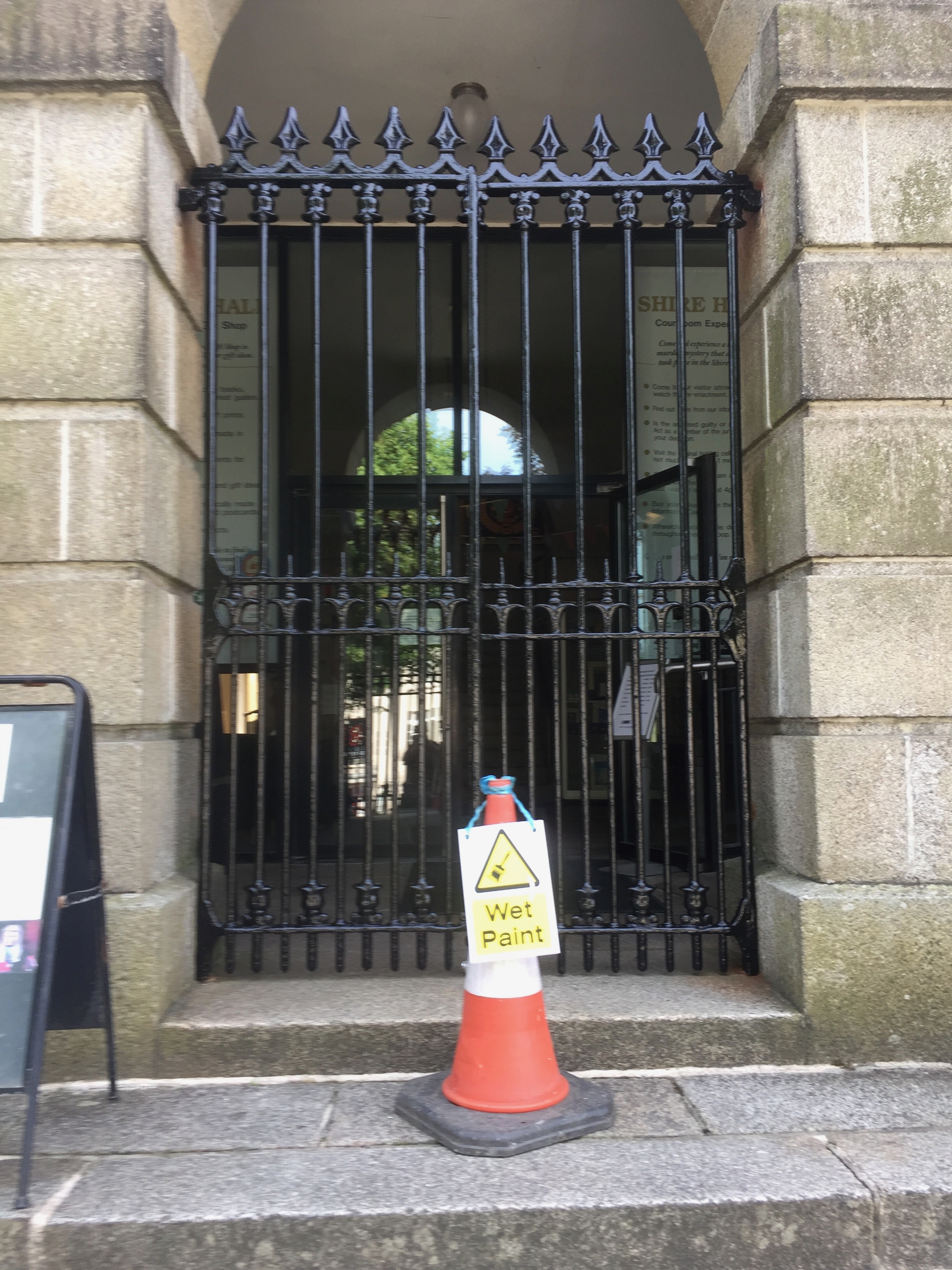 Painting to gates