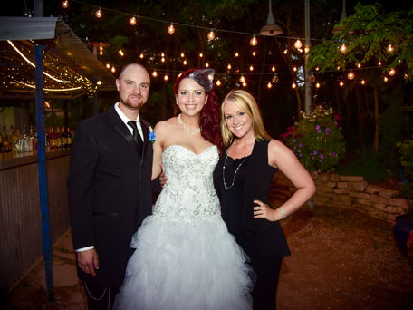 Secrets of wedding photography hours, and what you really need to know.