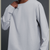 サムネイル： 男性が着ているグレーの長袖シャツ。ロレガル メンズ 高品質 速乾性 クルーネック 長袖 ワークアウト Tシャツ。