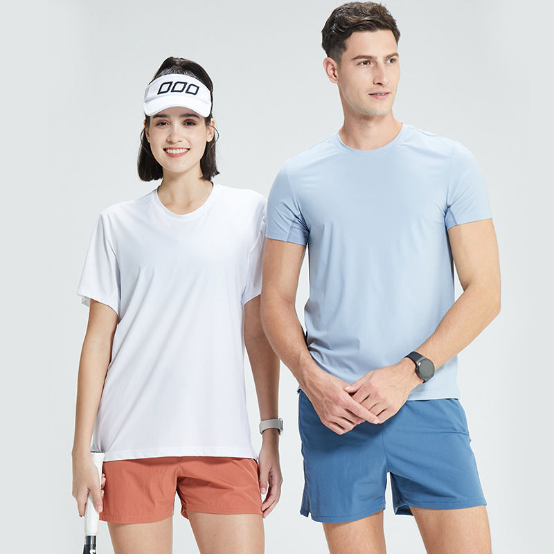 サムネイル： 白いTシャツを着た男女、テニスウェア、ZOG、スポーツウェア、夏服、快適な着心地。