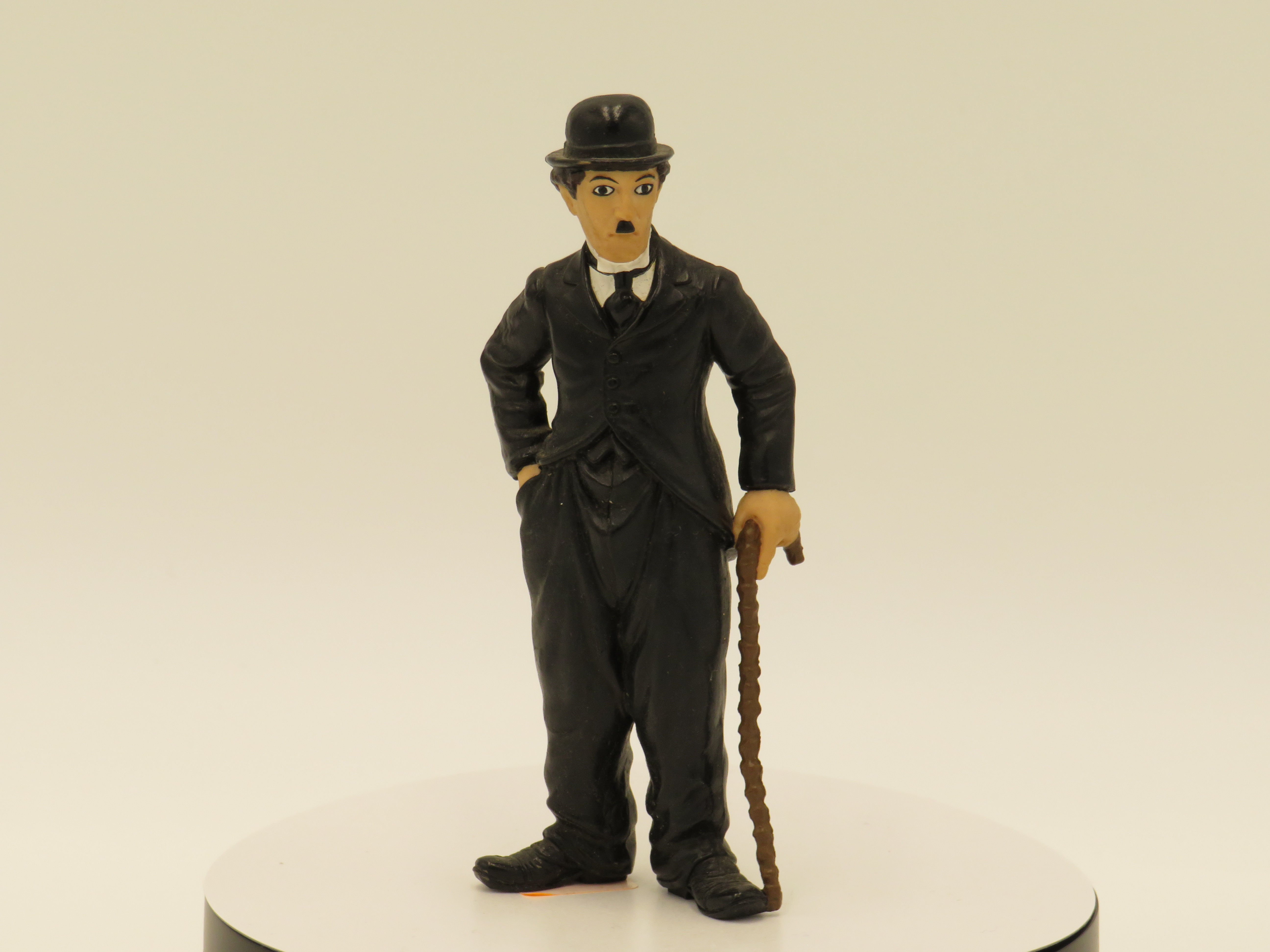 Chales Chaplin R1438