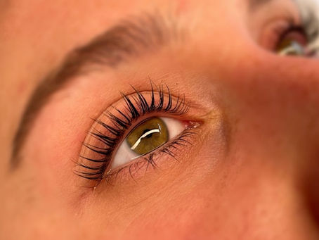 HOW LONG DOES A LASH LIFT LAST?