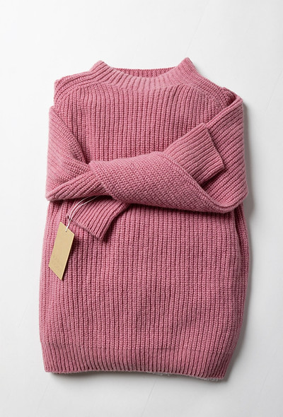 Karin Rockes Designer Pullover in einem zarten Rosa