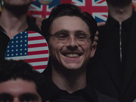 MARTY SUPREME - Review