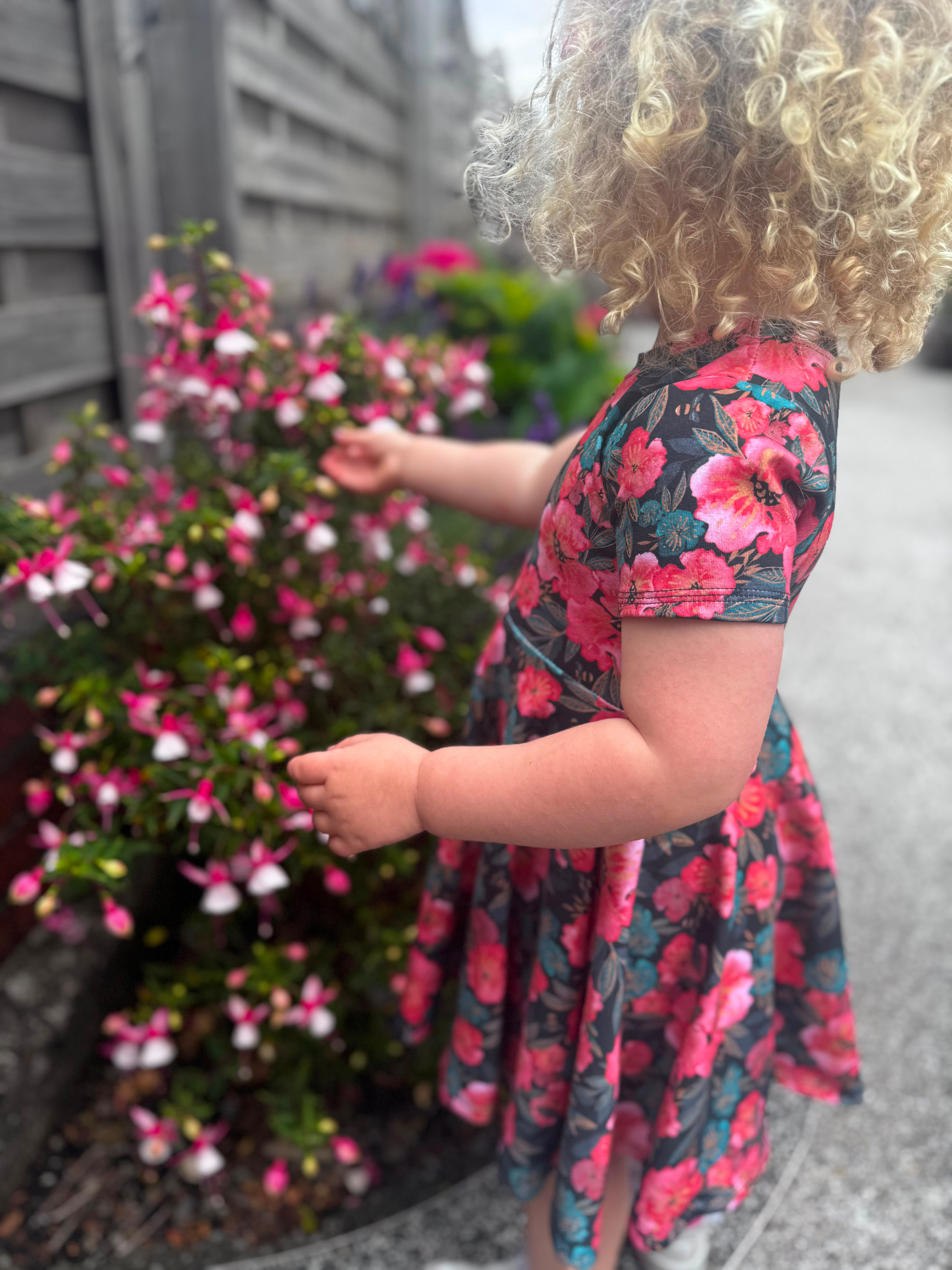 Freya Florals - Ink