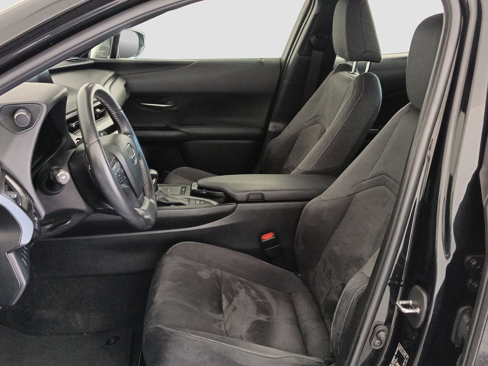Thumbnail: LEXUS UX 250H Business