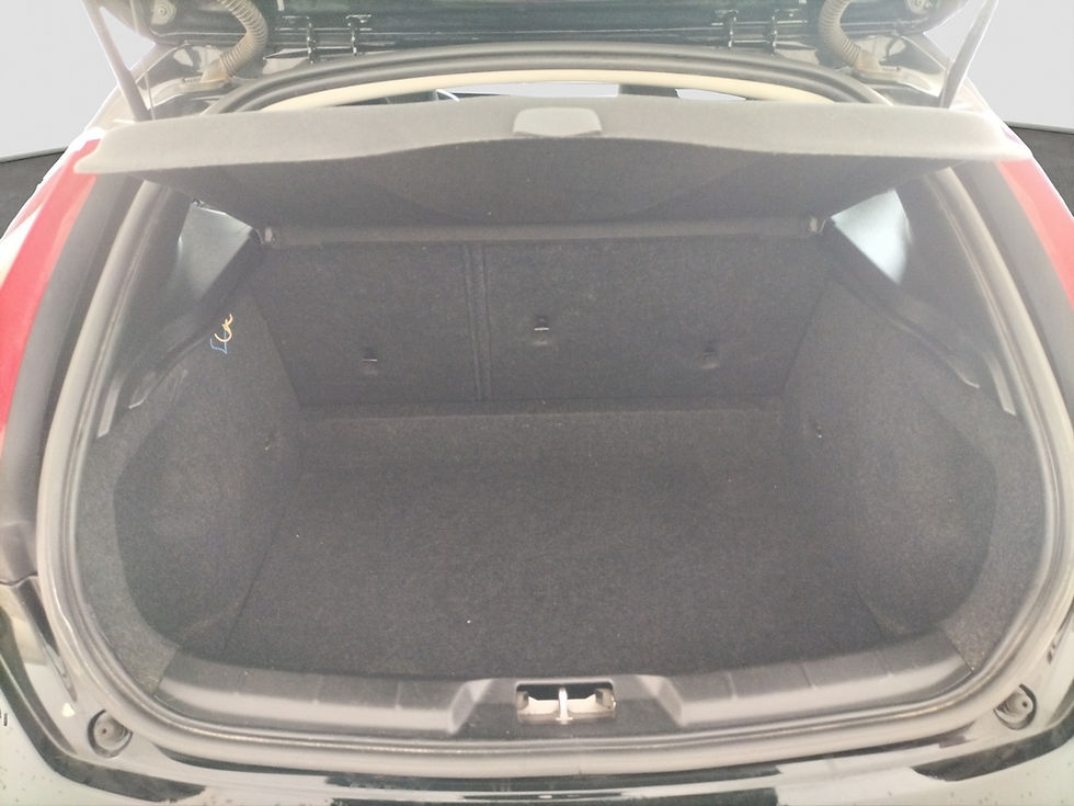 Miniatura: VOLVO V40 1.6 D2 Momentum