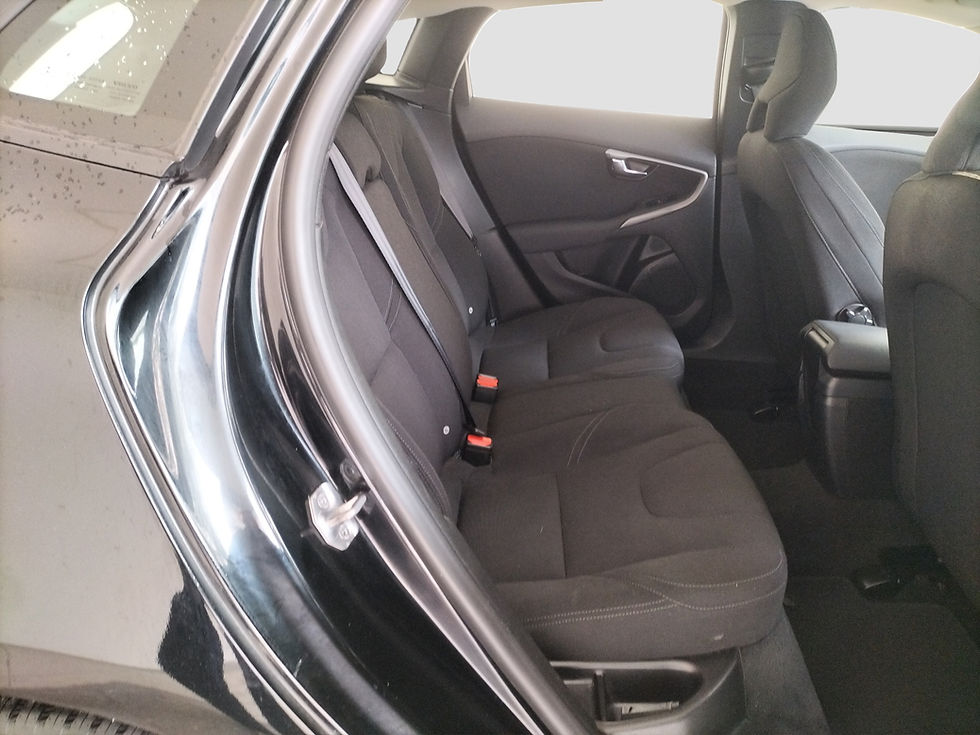 Miniatura: VOLVO V40 1.6 D2 Momentum