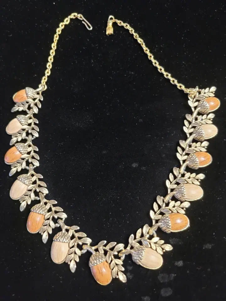 Thumbnail: Vintage Coro Knotts Berry Acorn Choker 1950's Unsigned Gold Plated Resin