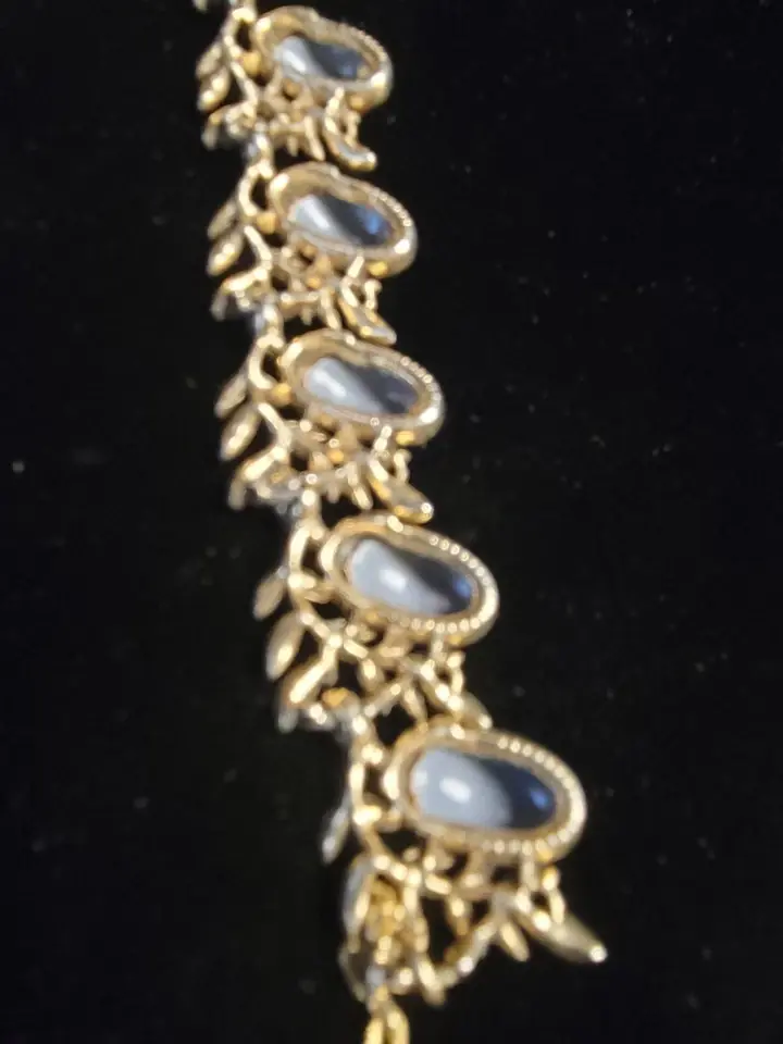 Thumbnail: Vintage Coro Knotts Berry Acorn Choker 1950's Unsigned Gold Plated Resin