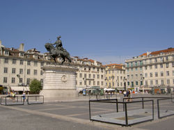 Praça_da_Figueira.jpg