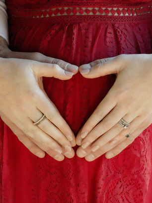 Intimate Connections: Embracing the Bond through Heartwarming Maternity Photography