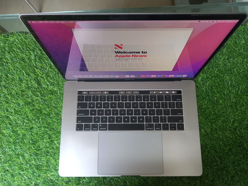 Apple MacBook Pro 15 inch 2017 [A1707] Core i7 4GB Graphics | Tech
