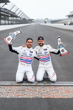 Drivers by the bricks.