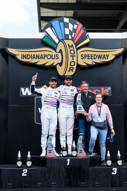 Drivers and WT Team on the podium.