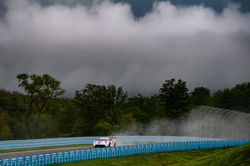 Racing on straight away_