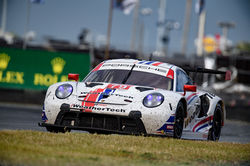 Porsche on the staightwayay.