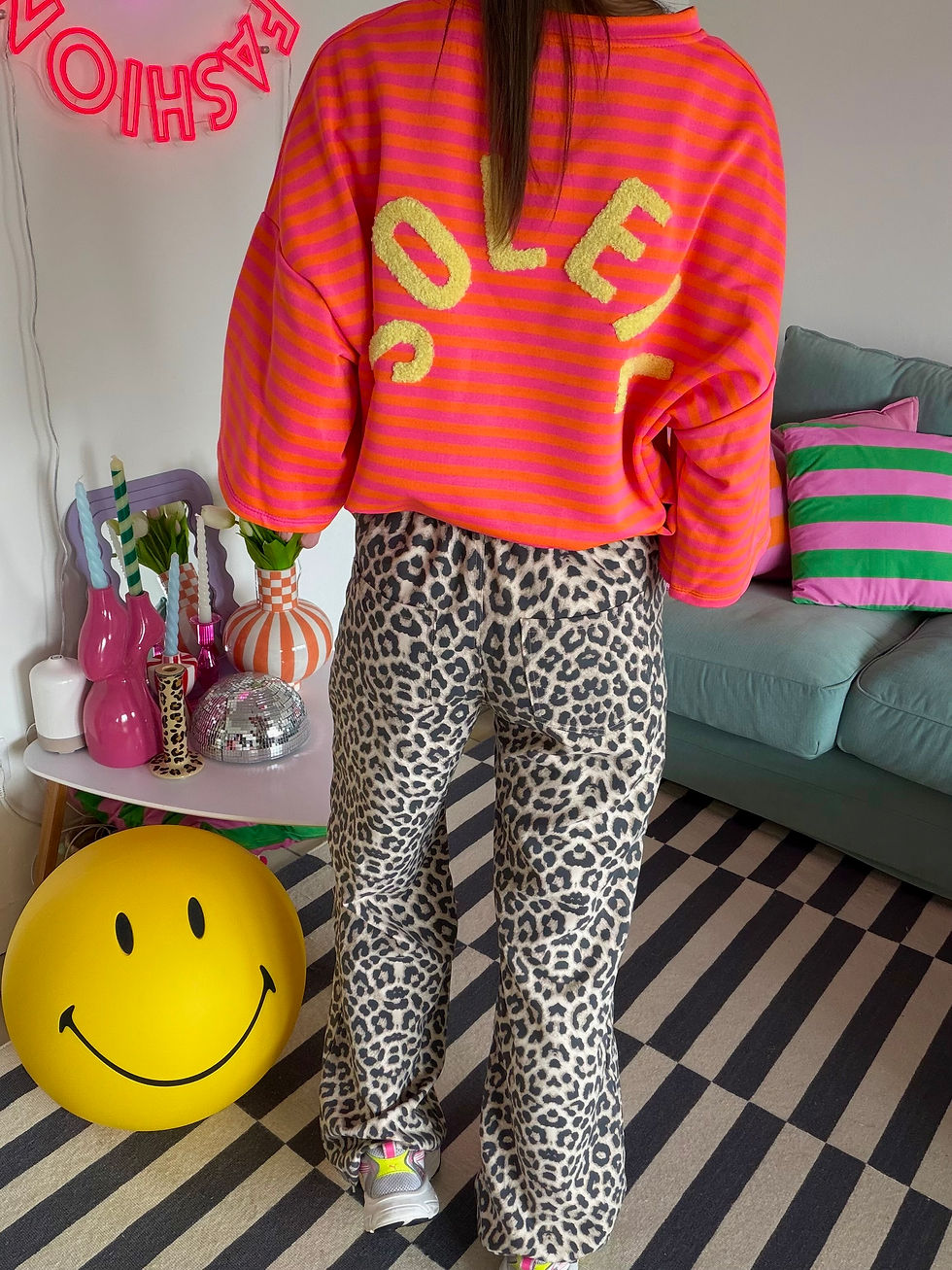 Thumbnail: Leopard trousers