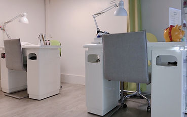 La table d'onglerie dans mon salon