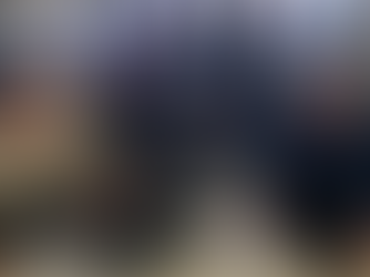 МИГРАНТЫ В КРИЗИСЕ БРОШЕНЫ НА ПОЛ.