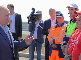 КРЕЧЬ.ПУТИН ОТКРЫЛ "ТАВРИДУ" ЛИЧНО