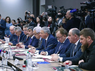 г.ВЛАДИКАВКАЗ. БУДУЩЕЕ КАВКАЗСКОЙ ЭЛИТЕ ОБЕЩАНО ГРОЗОВОЕ. ВСТРЕЧЕНО-СУРОВО !