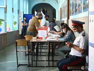 РОСТОВ.И КАЗАКИ МЕНЯЮТСЯ...