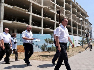 СОЧИ.ВВОДИТ ЗАПРЕТ НА СТРОЙКИ. ЛЮБОГО ЖИЛЬЯ.