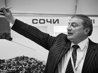 МЭР КУРОРТ ПОКИНУЛ ДО УРАГАНА...