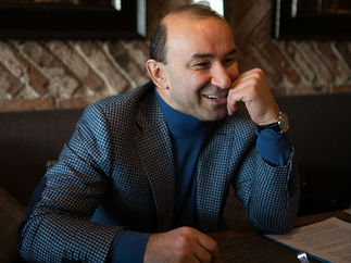 РОСТОВ Н\Д.РАЗОРЕННОГО ВАНЕЕВА ДОБИВАЮТ РАЗОРИТЕЛИ.ЕГО "ЕВРОДОНА"