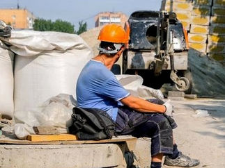 Симферополь.Крым.Входит в осень плохо-50 % предприятий в убытке.