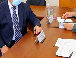 РОСТОВ.СТАРЫЙ ГУБЕРНАТОР
ГОТОВ К НОВОМУ СРОКУ.