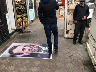 КИЗЛЯР ДАГЕСТАН. МАКРОНА ТОПТАЛИ В ТОРГОВЫХ РЯДАХ